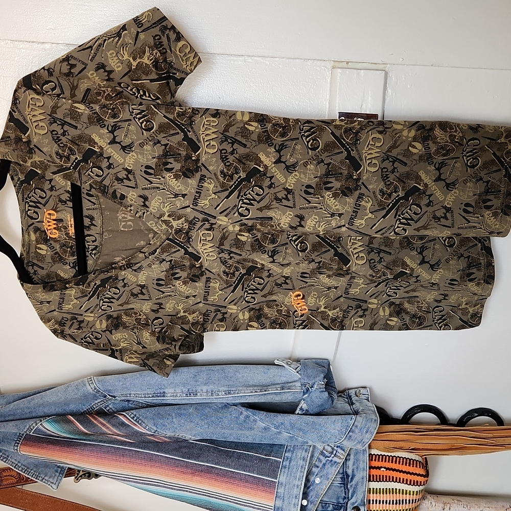 Girls with Guns- V-Neck Camo Tee- NWOT- Large